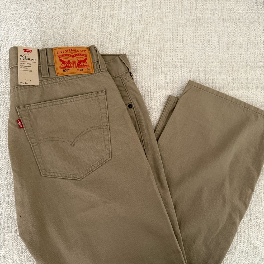 NWT Levi’s 505 tan pants size 38x30